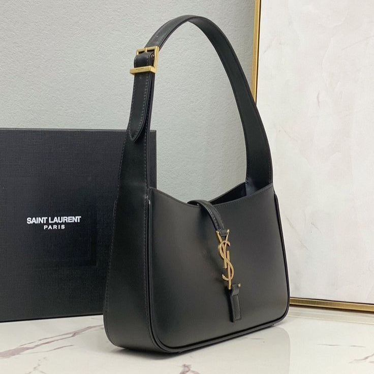 Le 5 à 7 YSL